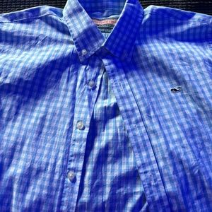 I’m selling this vineyard vines blue plaid button up